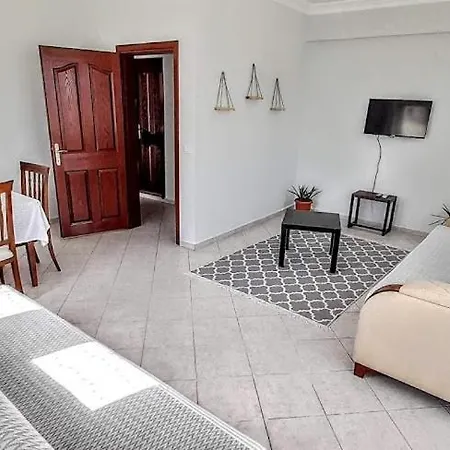 (T-3) Fethiye Merkezde Ferah ve Balkonlu 2+1 Daire