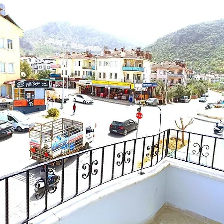(T-3) Fethiye Merkezde Ferah ve Balkonlu 2+1 Daire Daire