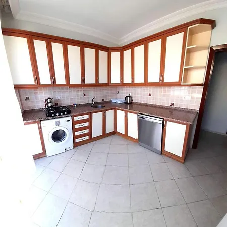 (T-3) Fethiye Merkezde Ferah ve Balkonlu 2+1 Daire